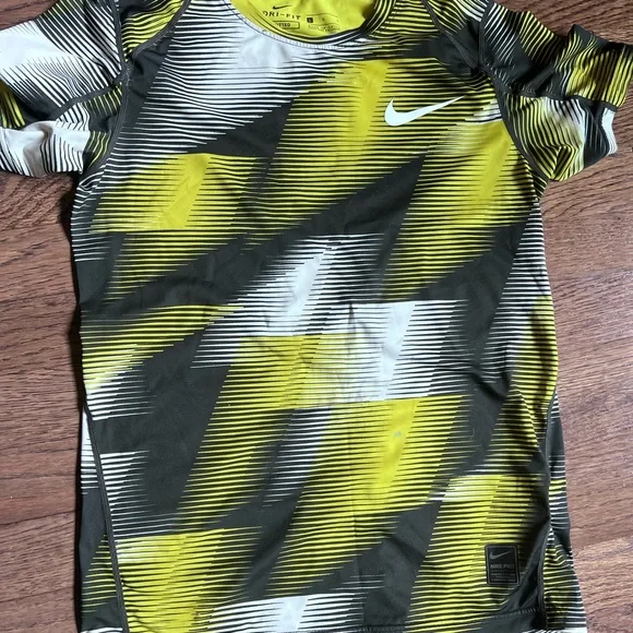 Under Armour, Nike, Adidas Short Sleeve Kids Tee - Picture 7 of 10